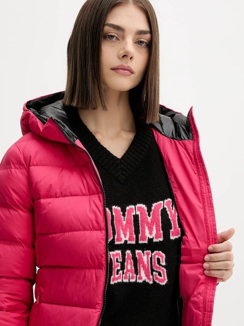 Tommy Jeans kurtka puchowa kolor czerwony zimowa DW0DW21617