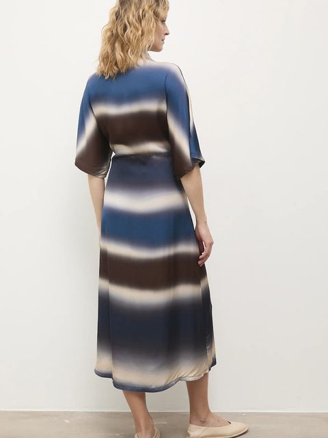 Answear.LAB sukienka kolor granatowy midi prosta