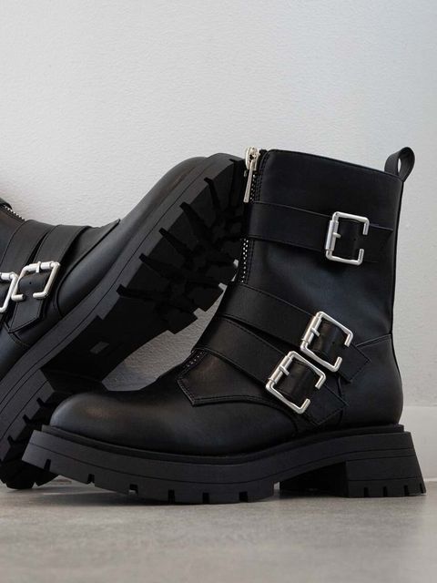 Medicine botki kolor czarny na platformie lekko ocieplone - zdjęcie produktu nr 1