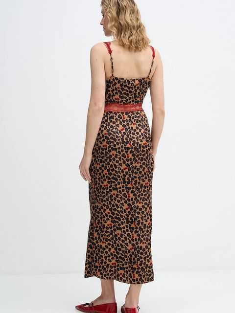 Never Fully Dressed sukienka Cherry Mimi kolor brązowy maxi dopasowana NFDDR3266 - zdjęcie produktu nr 2