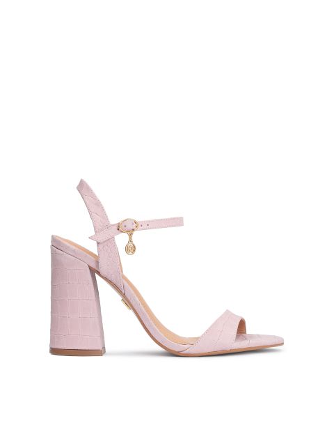 Liliowe sandały z tłoczonego nubuku na szerokim obcasie