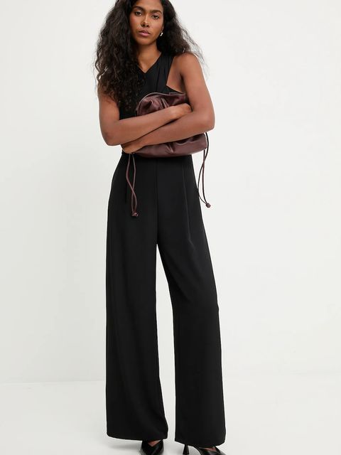 Answear.LAB kombinezon kolor czarny z dekoltem w szpic - zdjęcie produktu nr 1