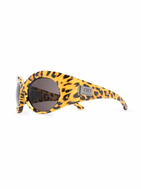 Balenciaga Eyewear leopard-print cat-eye frame sunglasses - Yellow