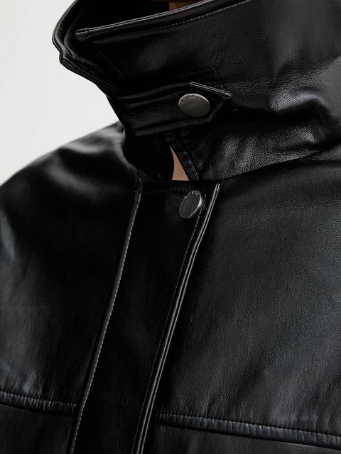 Guess kurtka FLAMINIA kolor czarny przejściowa oversize W5BL87 WF8P0