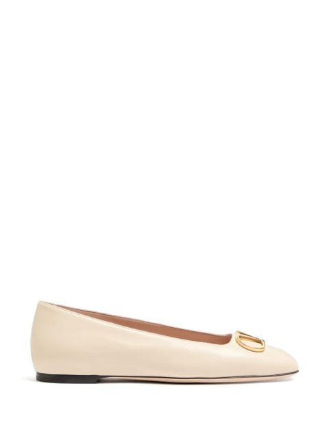 Valentino Garavani VLogo Signature ballerinas in nappa - Neutrals - zdjęcie produktu nr 1