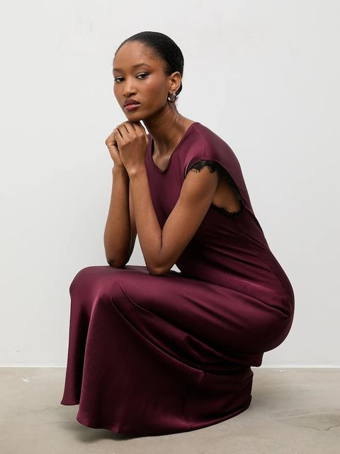 Answear.LAB sukienka kolor bordowy maxi rozkloszowana