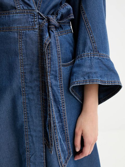 MUNTHE sukienka jeansowa PRESCOTT kolor niebieski midi rozkloszowana 252134025207