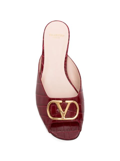 Valentino Garavani logo-plaque leather sandals - Red