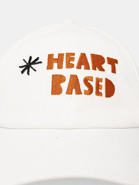 Samsoe Samsoe czapka z daszkiem bawełniana SAHEART kolor biały z aplikacją U25100023 - zdjęcie produktu nr 2