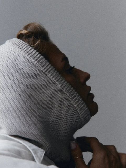 MUUV. kominiarka CALLA kolor beżowy