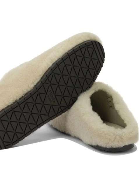 Prada fur flat mules - Neutrals