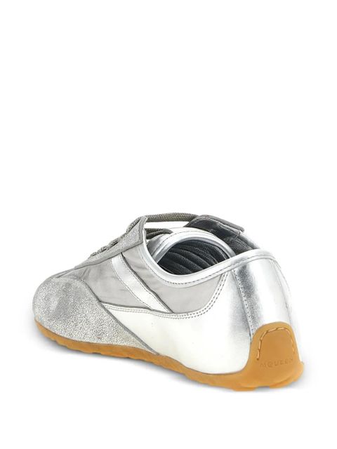 Alexander McQueen embossed-logo sneakers - Silver