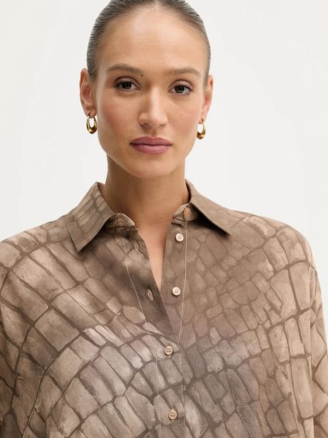Sisley koszula damska kolor beżowy relaxed z kołnierzykiem klasycznym 5W4VLQ07F