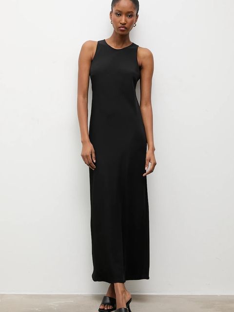 Answear.LAB sukienka kolor czarny maxi dopasowana - zdjęcie produktu nr 1