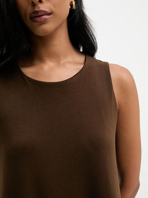 Answear.LAB sukienka kolor brązowy midi rozkloszowana