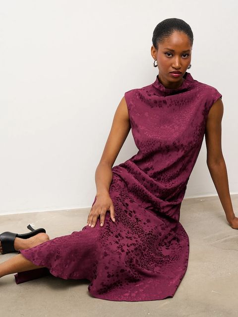 Answear.LAB sukienka kolor bordowy midi rozkloszowana - zdjęcie produktu nr 1