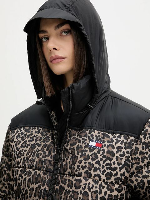 Tommy Jeans kurtka kolor brązowy zimowa DW0DW21967