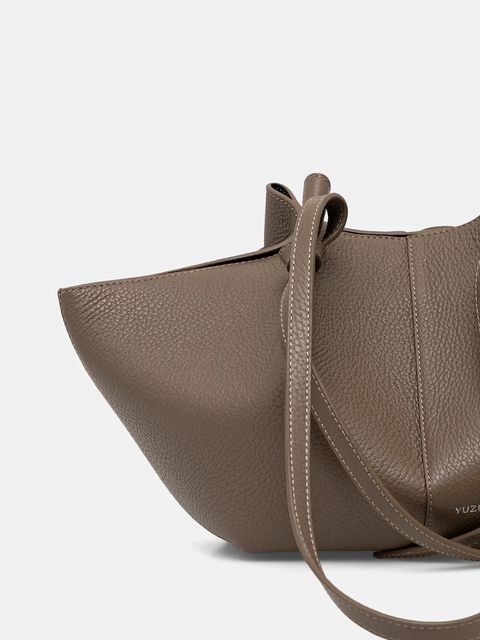 Yuzefi torebka skórzana MOCHI kolor beżowy YUZSS25-HB-MO-L052
