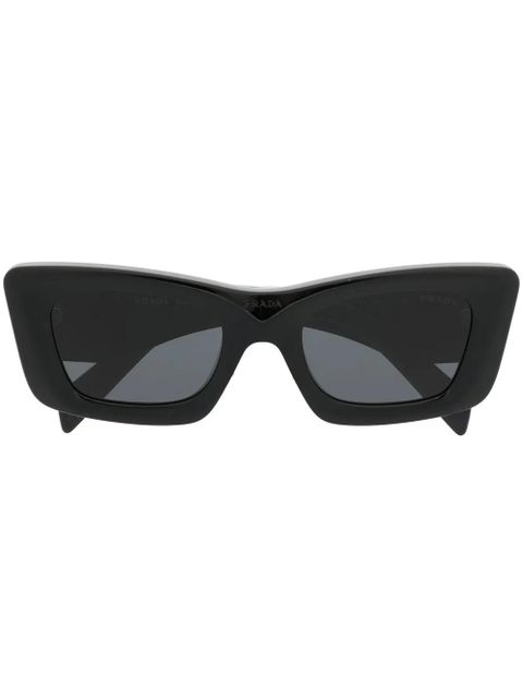 Prada Eyewear cat-eye frame tinted sunglasses - Black - zdjęcie produktu nr 1