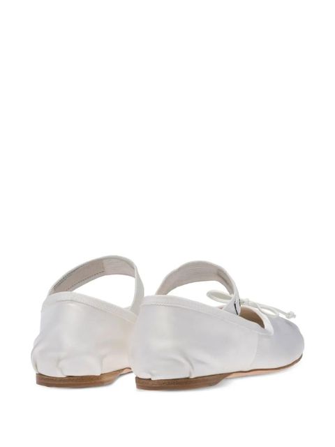 Miu Miu logo-strap ballerina shoes - White