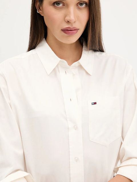 Tommy Jeans koszula bawełniana damska kolor beżowy relaxed z kołnierzykiem klasycznym DW0DW21451 - zdjęcie produktu nr 2