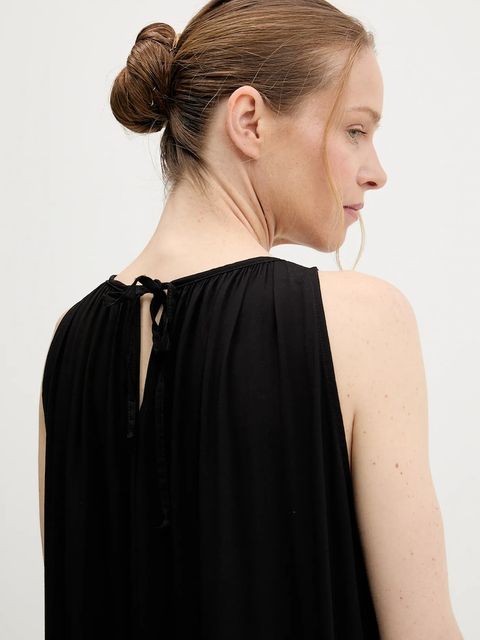 Answear.LAB sukienka kolor czarny maxi rozkloszowana