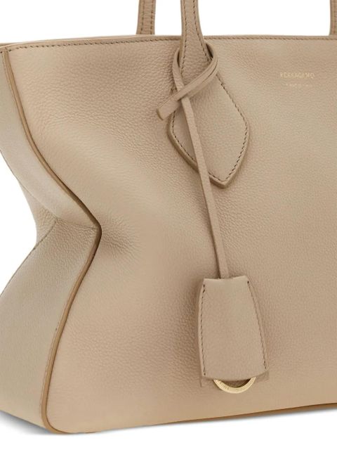 Ferragamo medium Star-shaped tote bag - Neutrals
