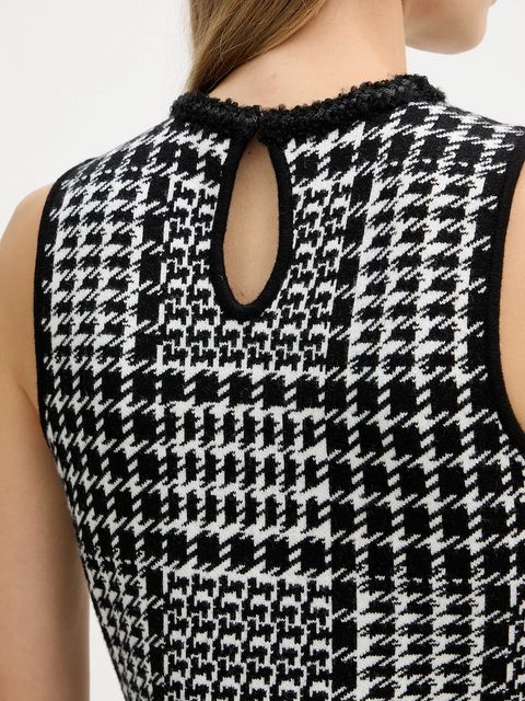 Twinset sukienka z dodatkiem wełny kolor czarny mini dopasowana 252TT3042