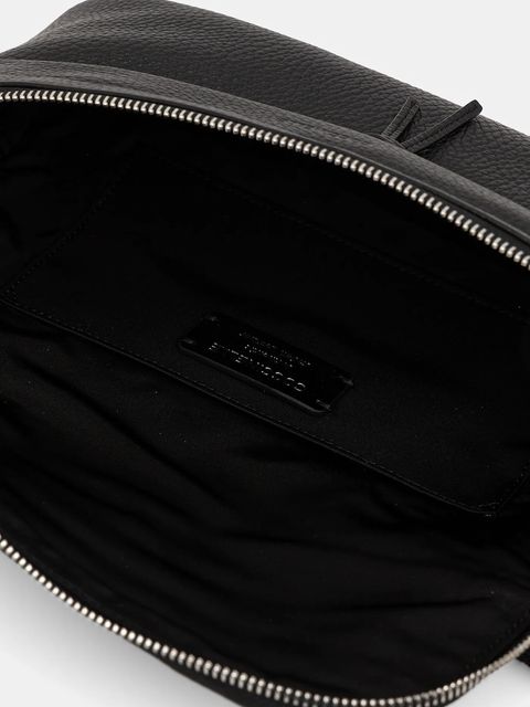 Coccinelle nerka skórzana kolor czarny E1.MUK.87.02.01