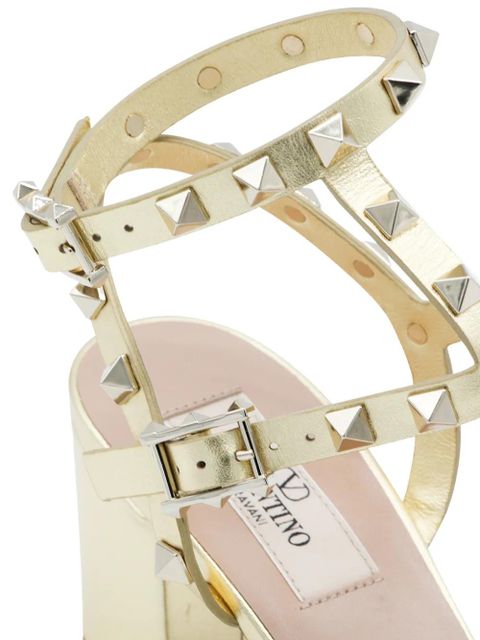 Valentino Garavani stud-embellishment buckle sandals - Gold