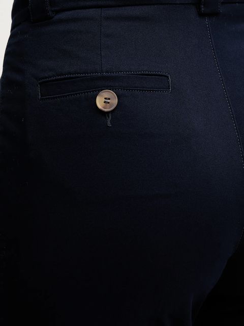 United Colors of Benetton spodnie damskie kolor granatowy dopasowane high waist 4FRXDF096 - zdjęcie produktu nr 2