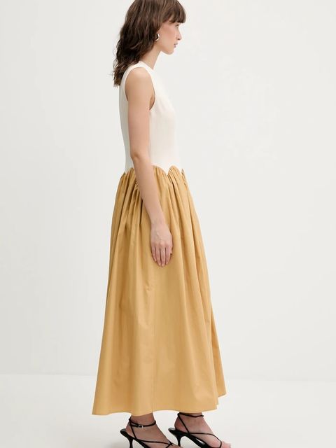 Never Fully Dressed sukienka kolor beżowy maxi rozkloszowana NFDDR2182