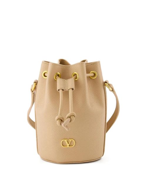 Valentino Garavani VLogo Signature drawstring bucket bag - Neutrals - zdjęcie produktu nr 1