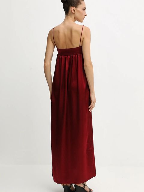 Undress Code sukienka kolor bordowy maxi rozkloszowana 1081
