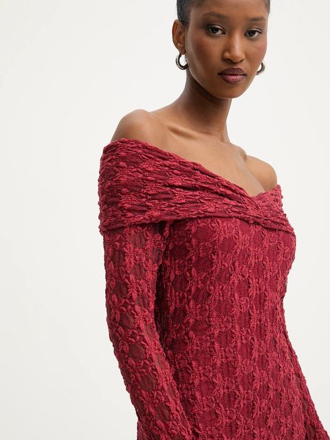 Answear.LAB sukienka kolor czerwony midi dopasowana