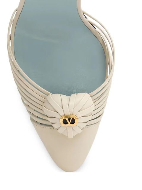 Valentino Garavani 10mm heart-plaque leather pumps - Neutrals