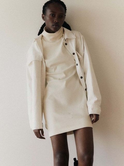 MUUV. sukienka TOILE kolor biały mini dopasowana