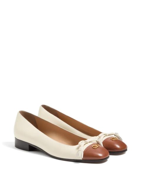 Valentino Garavani Valet Du Roi kidskin ballerinas 25mm - Neutrals - zdjęcie produktu nr 2