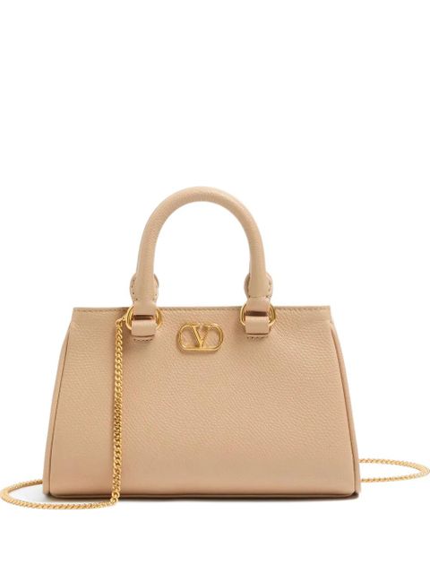 Valentino Garavani mini VLogo Signature bag in grainy calfskin - Neutrals - zdjęcie produktu nr 1