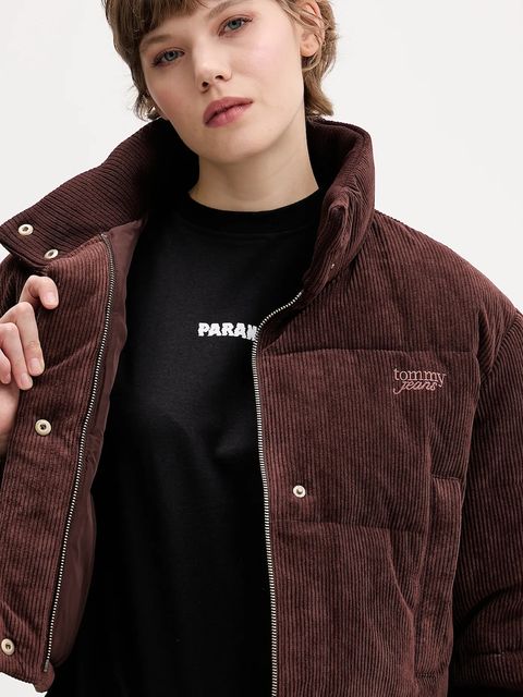 Tommy Jeans kurtka kolor brązowy zimowa oversize DW0DW21658