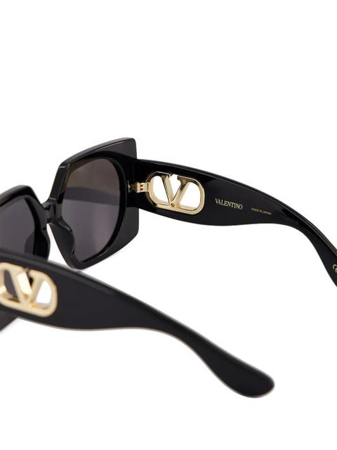 Valentino Garavani V-logo geometric-frame sunglasses - Black