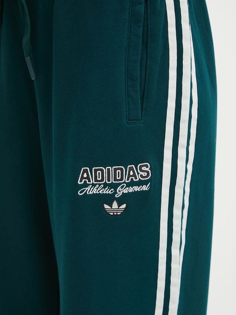 adidas Originals spodnie dresowe Gfx Sweatpants damskie kolor zielony gładkie KF2314