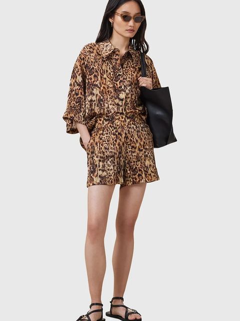 AllSaints szorty z domieszką jedwabiu CHARLI damskie kolor brązowy wzorzyste high waist W037TC