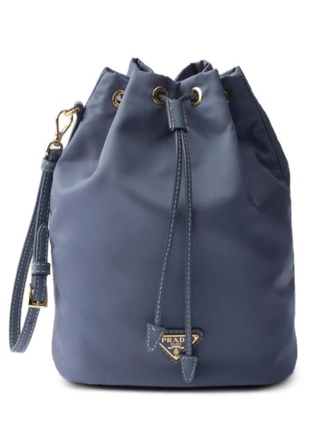 Prada logo-plaque bucket bag - Blue - zdjęcie produktu nr 1