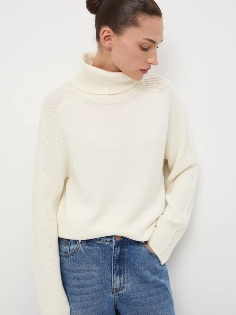 Medicine sweter z wełny merino kolor beżowy z golfem - zdjęcie produktu nr 1