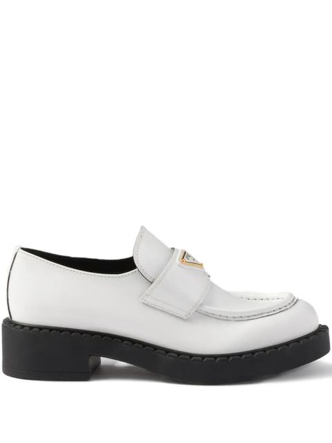 Prada triangle-logo leather loafers - White - zdjęcie produktu nr 1