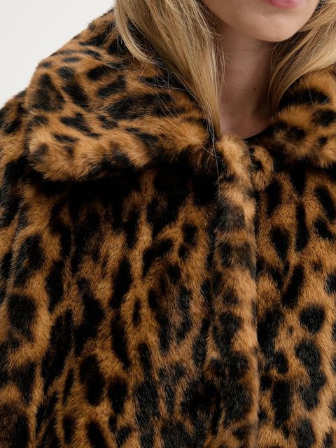 HUGO płaszcz kolor brązowy 50547609