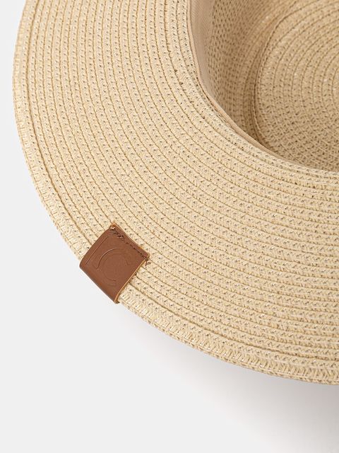 Lola Casademunt kapelusz