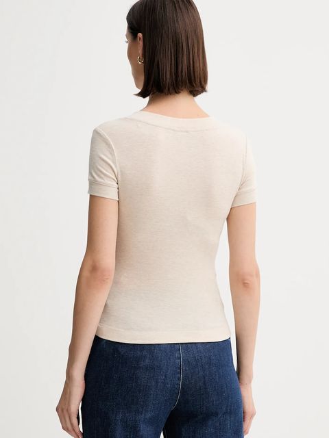 Guess t-shirt z domieszką jedwabiu TINA kolor beżowy W5YP11 KCNH2