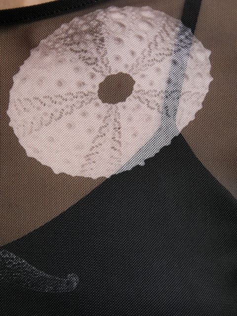 Never Fully Dressed t-shirt - zdjęcie produktu nr 2